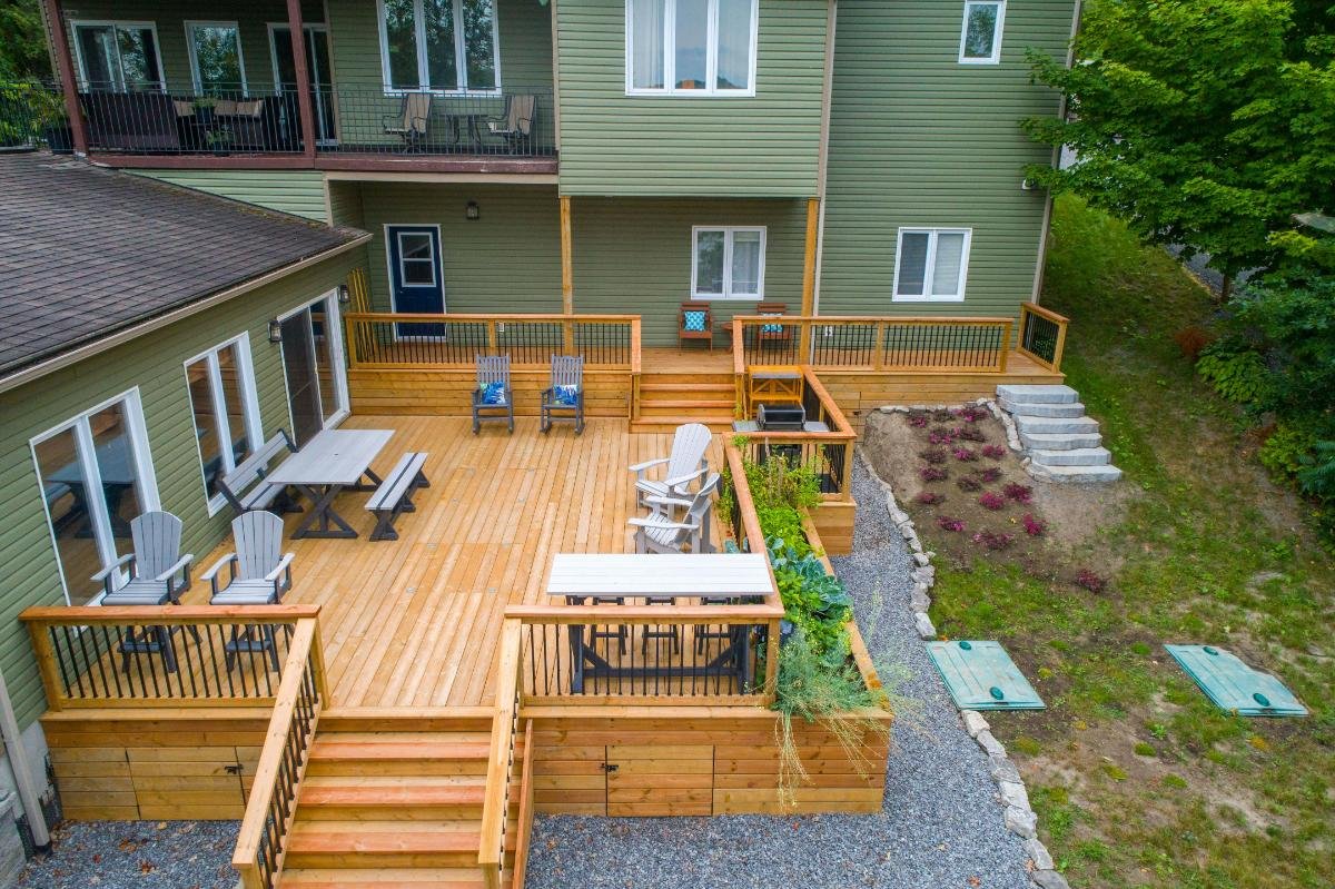 Custom deck construction in Knoxville TN